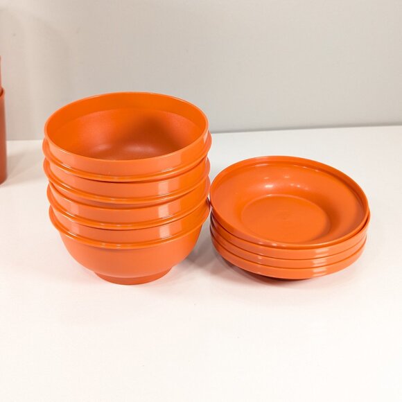 Orange TUPPERWARE picnic snack set, Halloween kids party set - Picture 13 of 16